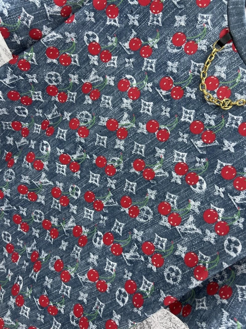 Louis Vuitton T-Shirts Timeless 130550