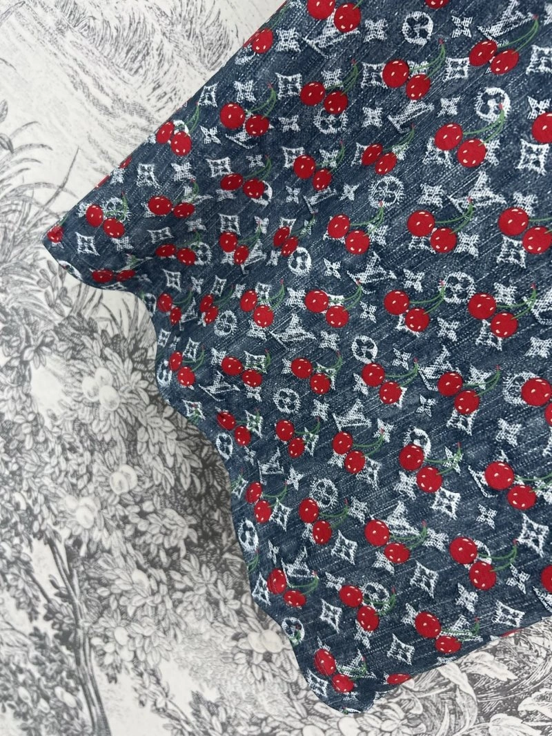 Louis Vuitton T-Shirts Timeless 130550