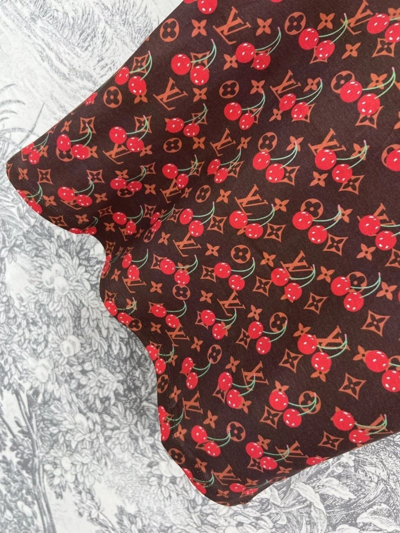 Functional Louis Vuitton T-Shirts 130555