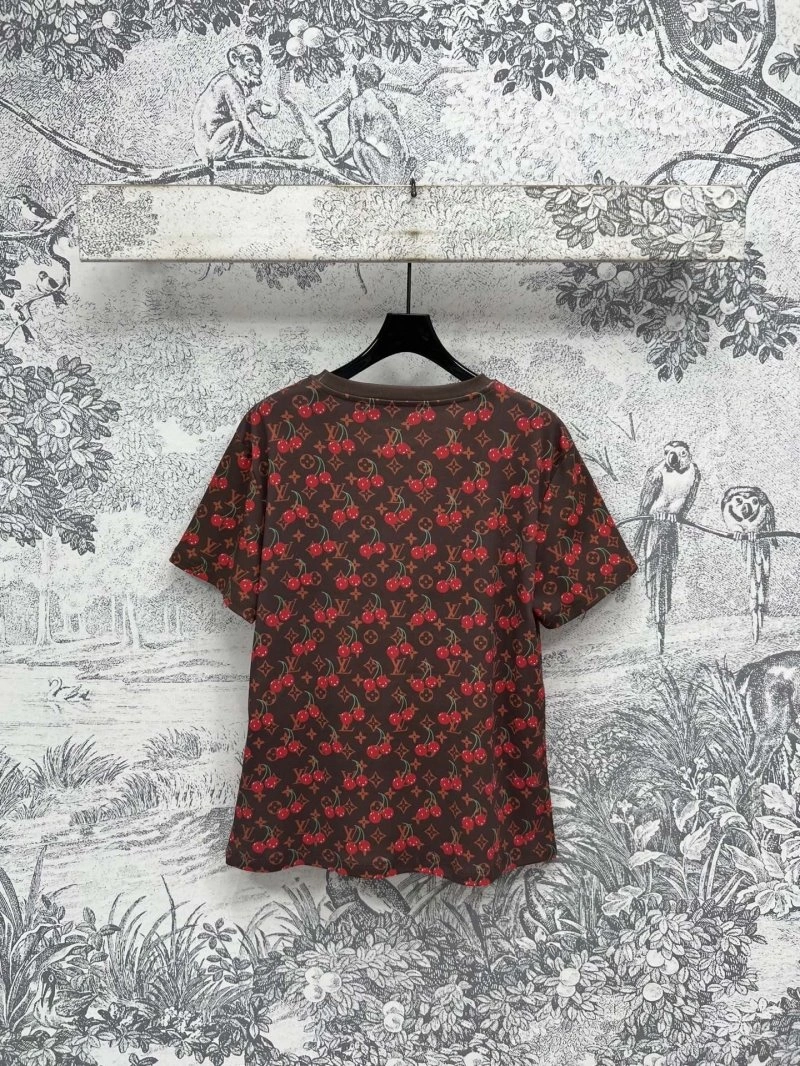 Functional Louis Vuitton T-Shirts 130555
