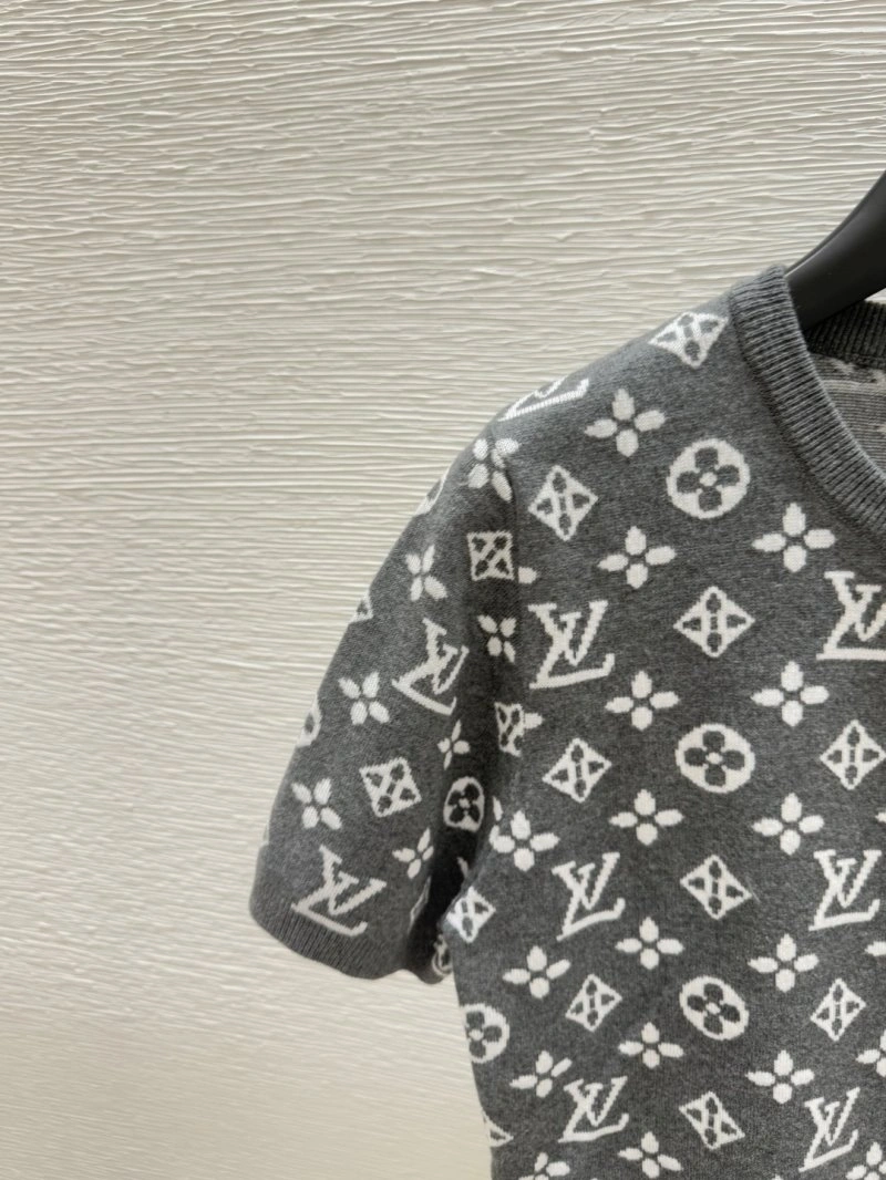 Louis Vuitton T-Shirts WeatherProof 130552