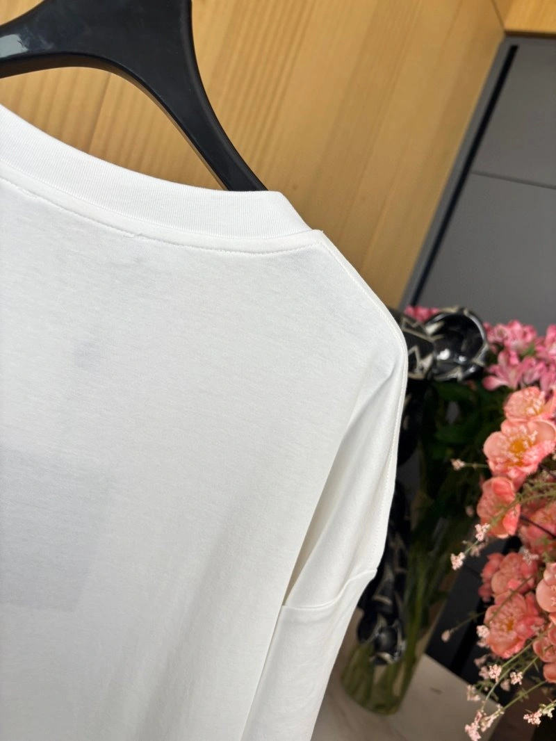 WrinkleFree Louis Vuitton T-Shirts 130557