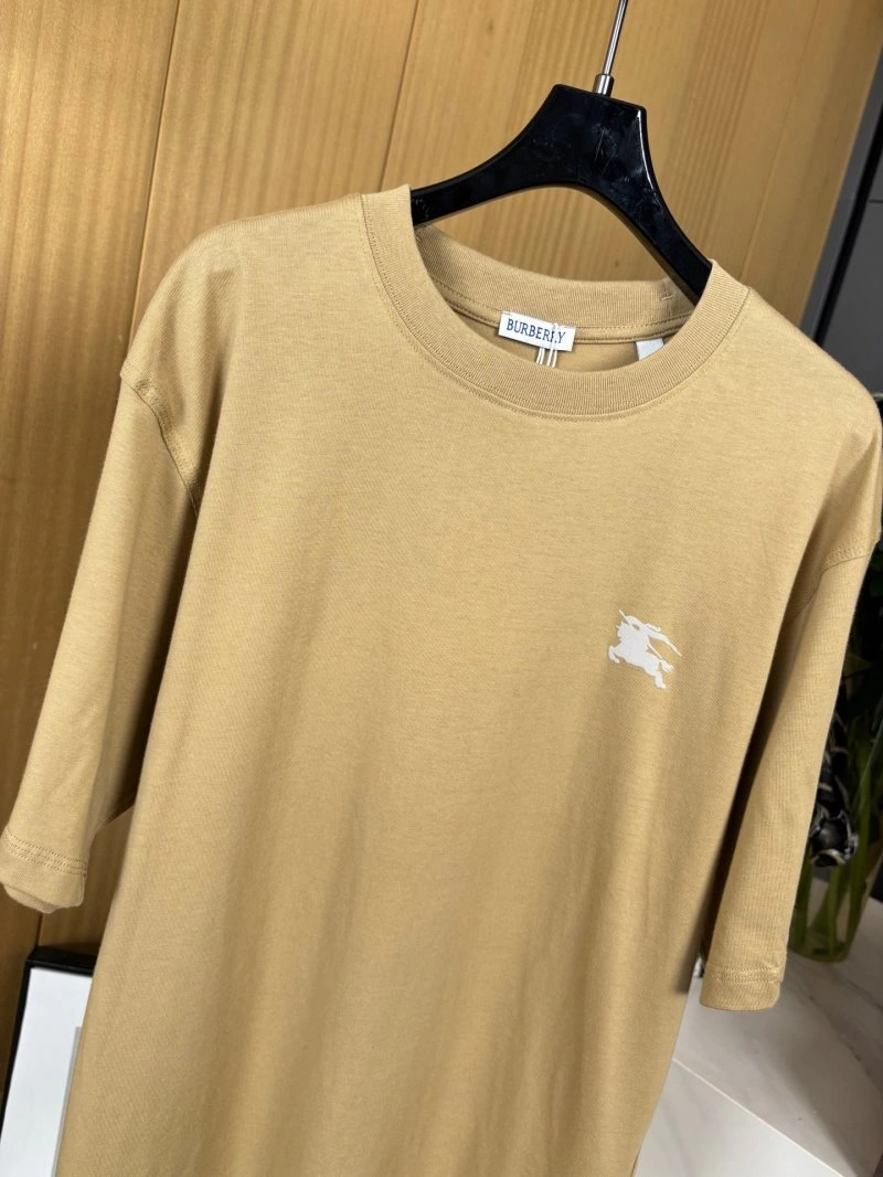 Seasonal Louis Vuitton T-Shirts 130561