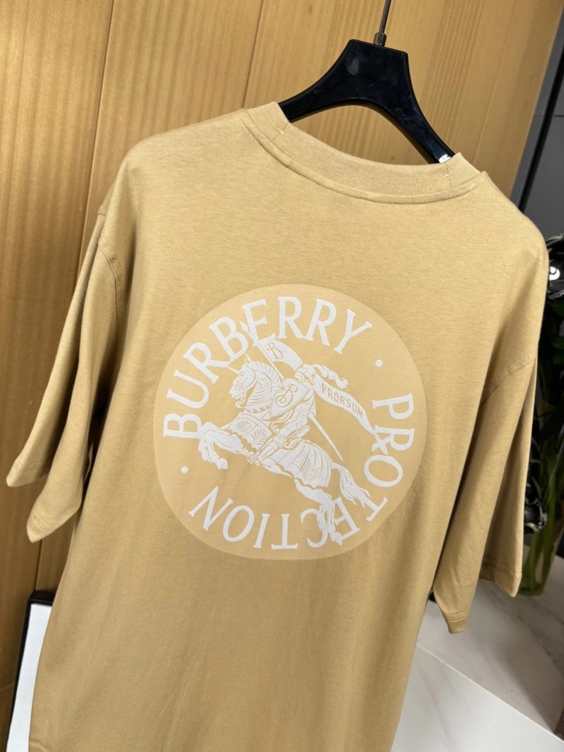 Seasonal Louis Vuitton T-Shirts 130561