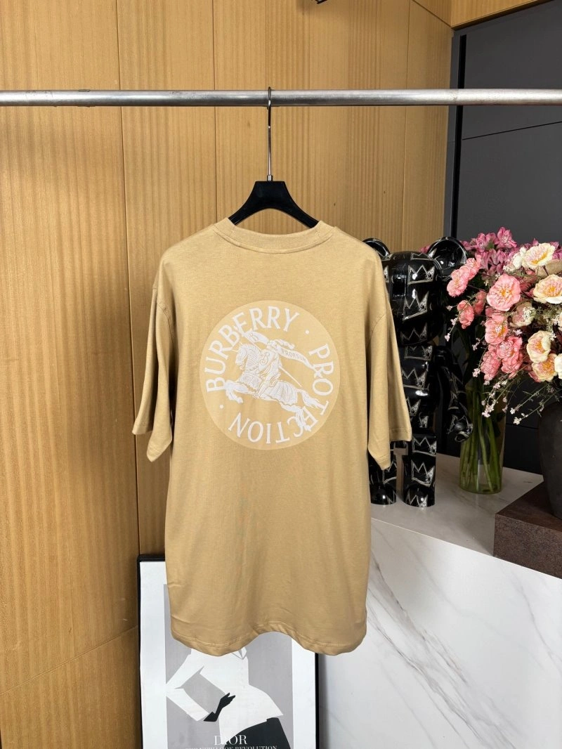 Seasonal Louis Vuitton T-Shirts 130561