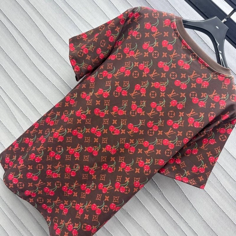 Louis Vuitton T-Shirts WeatherProof 130542