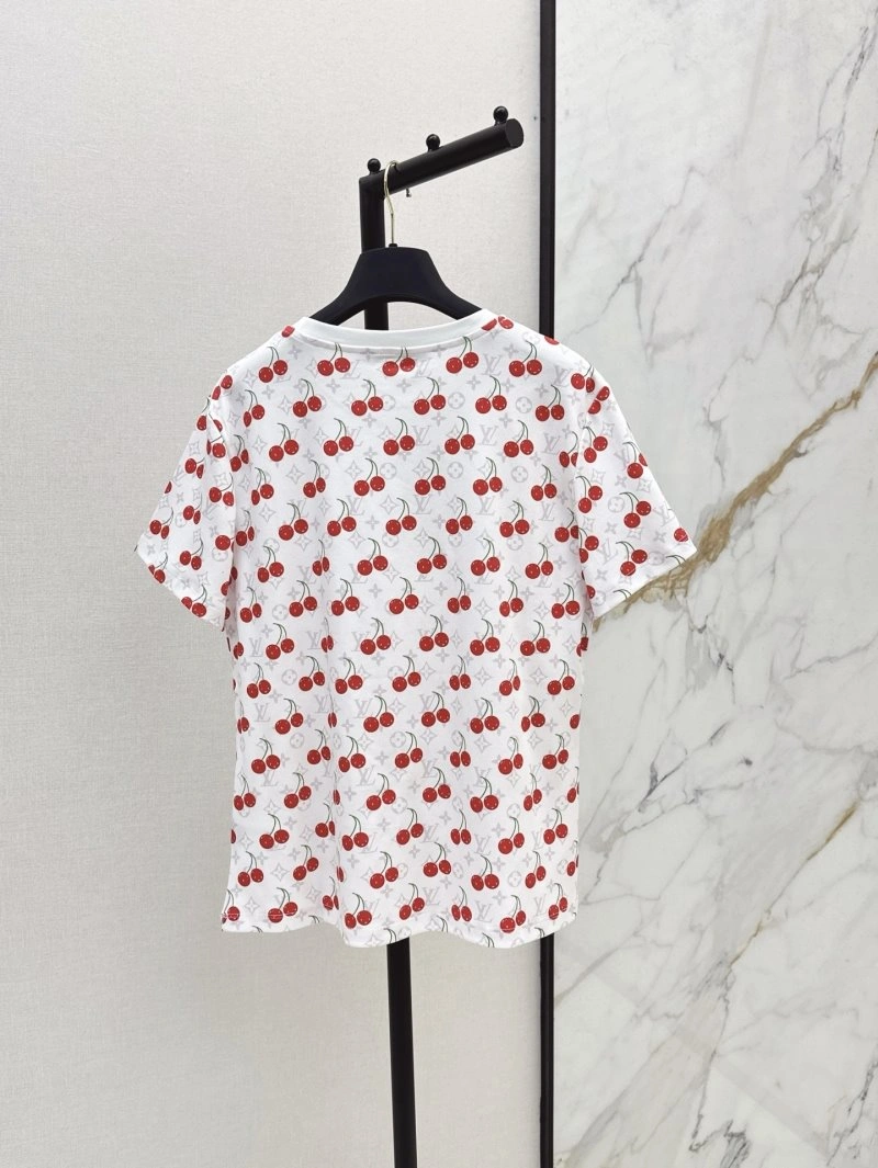 Functional Louis Vuitton T-Shirts 130560