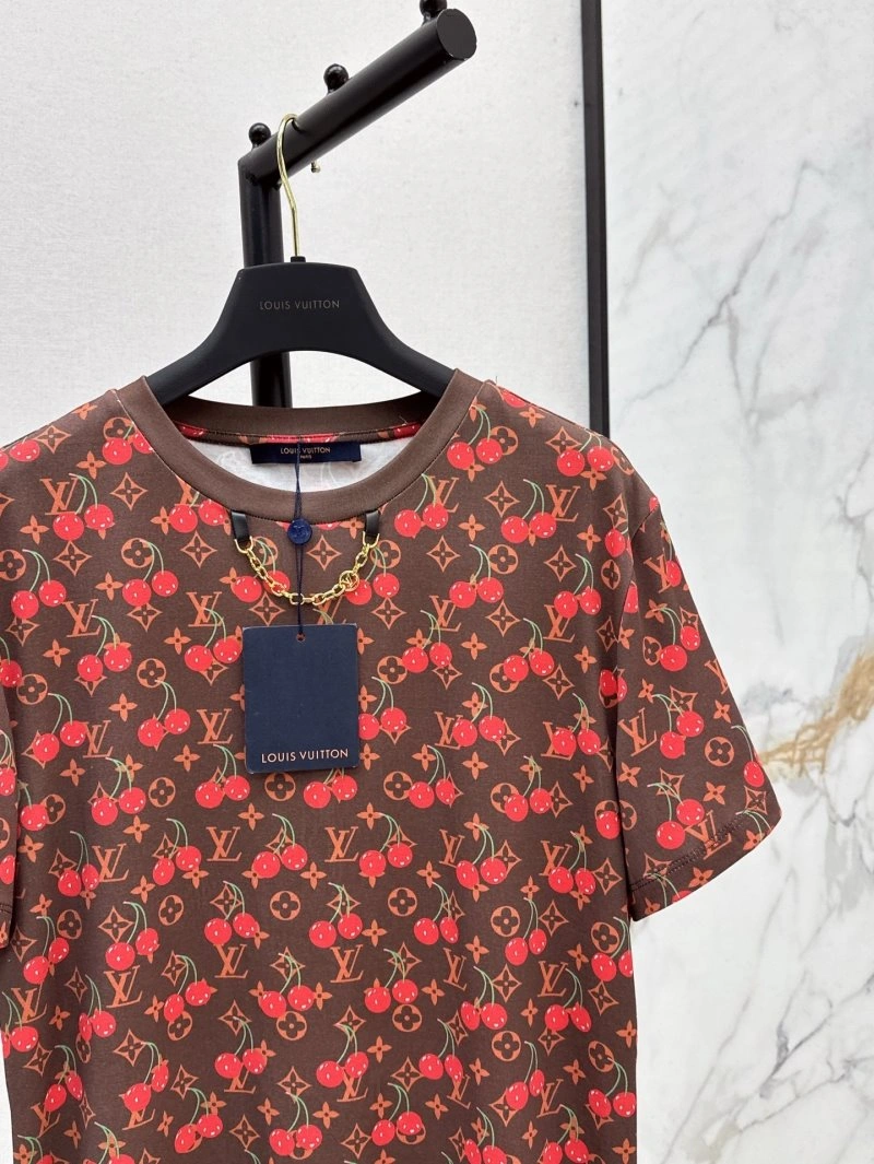Affordable Louis Vuitton T-Shirts 130551