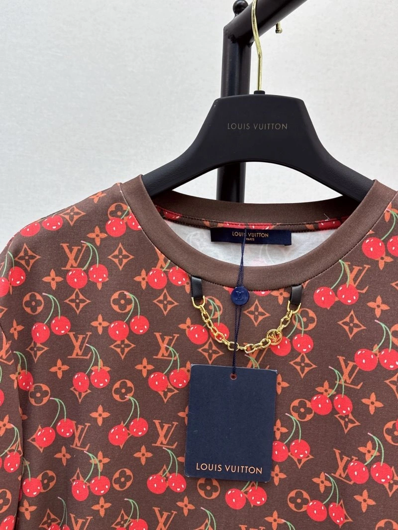 Affordable Louis Vuitton T-Shirts 130551