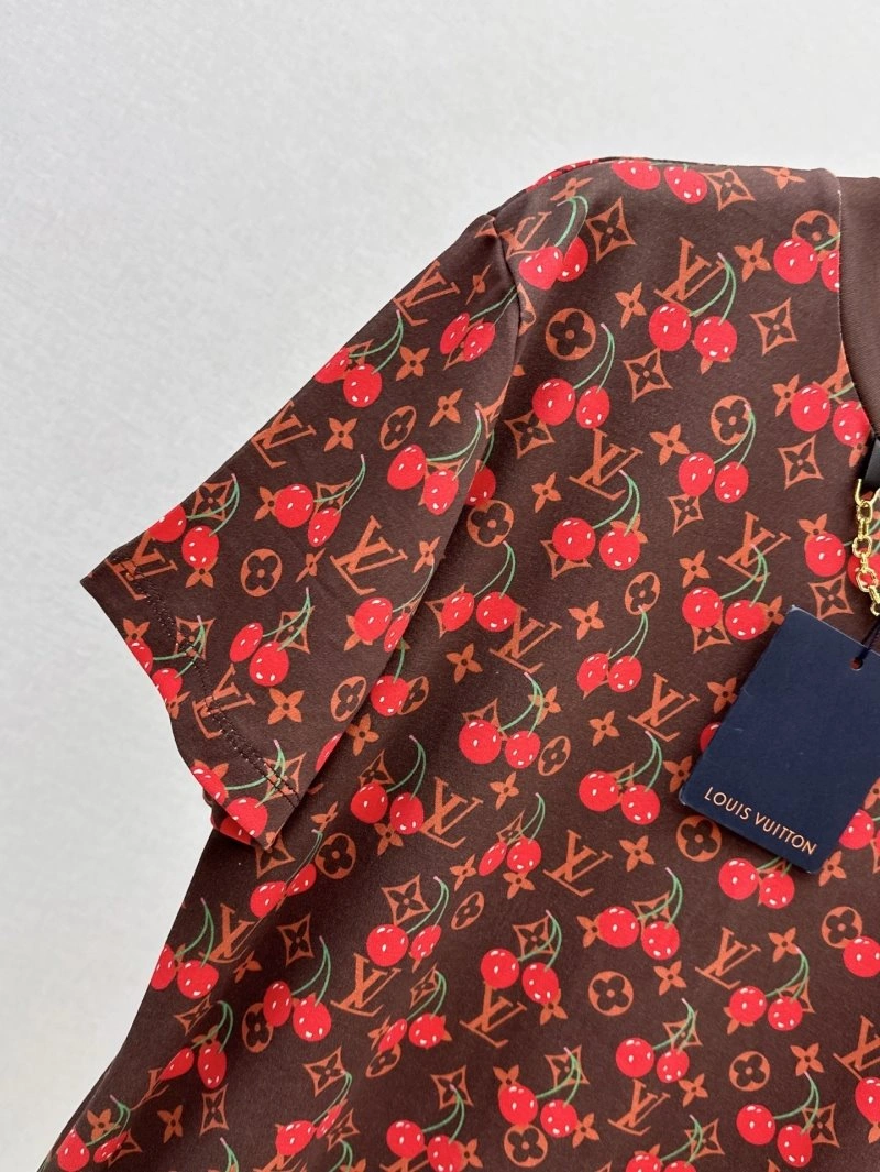 Affordable Louis Vuitton T-Shirts 130551