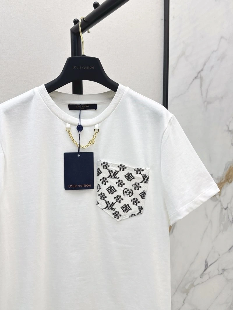 AllSeason Louis Vuitton T-Shirts 130546