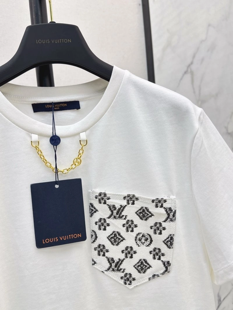 AllSeason Louis Vuitton T-Shirts 130546