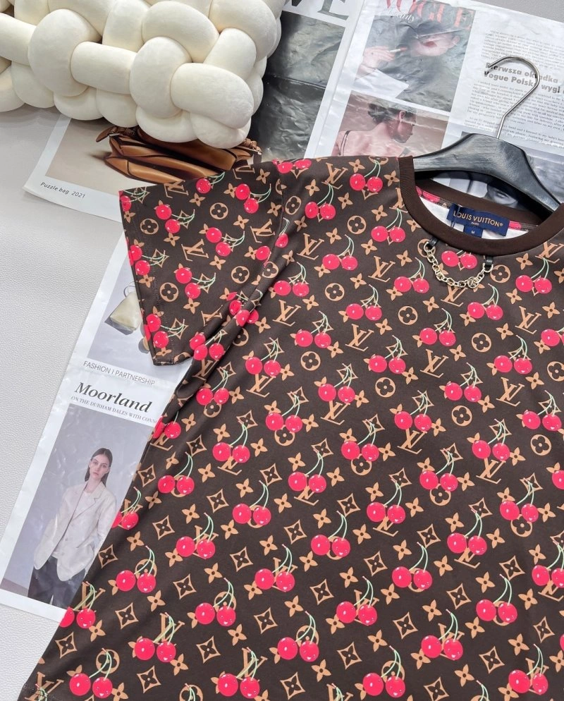Popular Louis Vuitton T-Shirts 130529