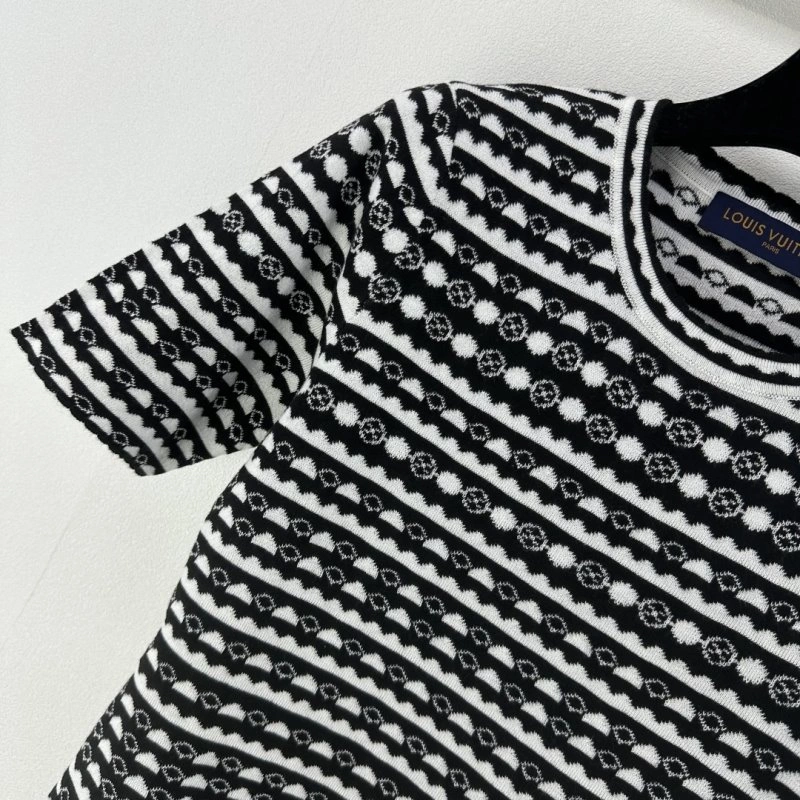 Louis Vuitton T-Shirts Elegant 130530