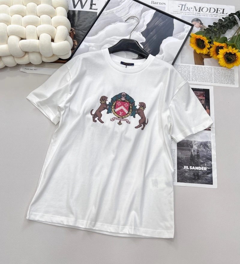 Compact Louis Vuitton T-Shirts 130500