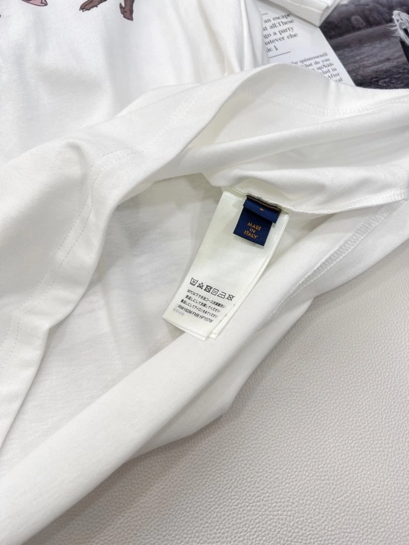 Compact Louis Vuitton T-Shirts 130500