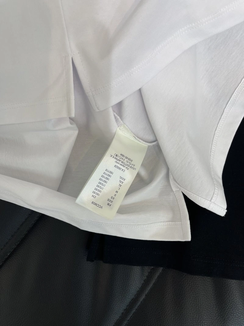 Louis Vuitton T-Shirts Comfortable 130498
