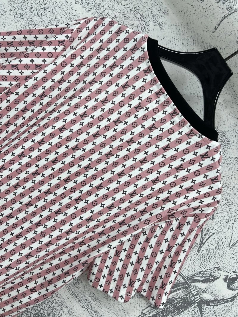 Louis Vuitton T-Shirts Modern 130493