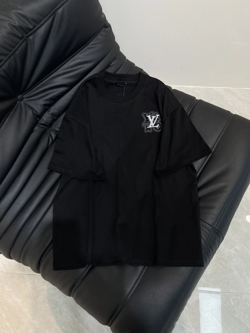 Classic Louis Vuitton T-Shirts 130489