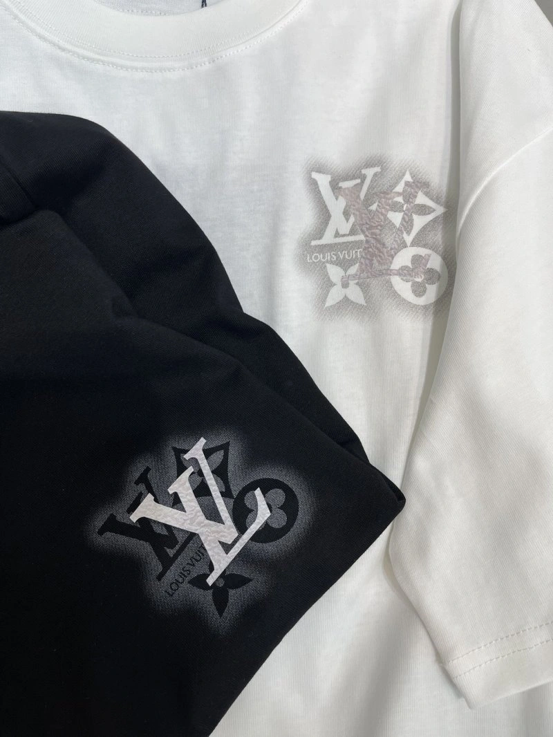 Classic Louis Vuitton T-Shirts 130489