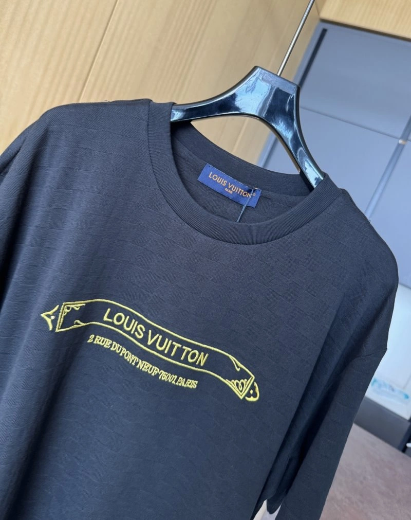 Louis Vuitton T-Shirts Unisex 130488