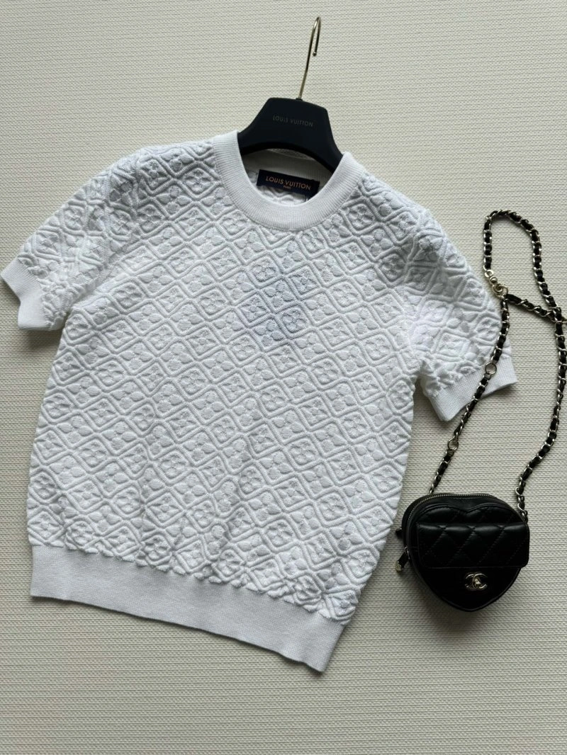 Louis Vuitton T-Shirts Timeless 130485