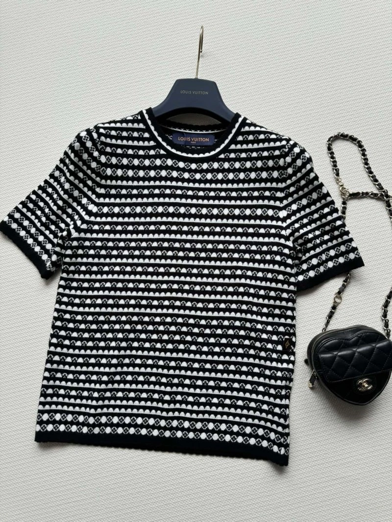 Louis Vuitton T-Shirts FashionForward 130484