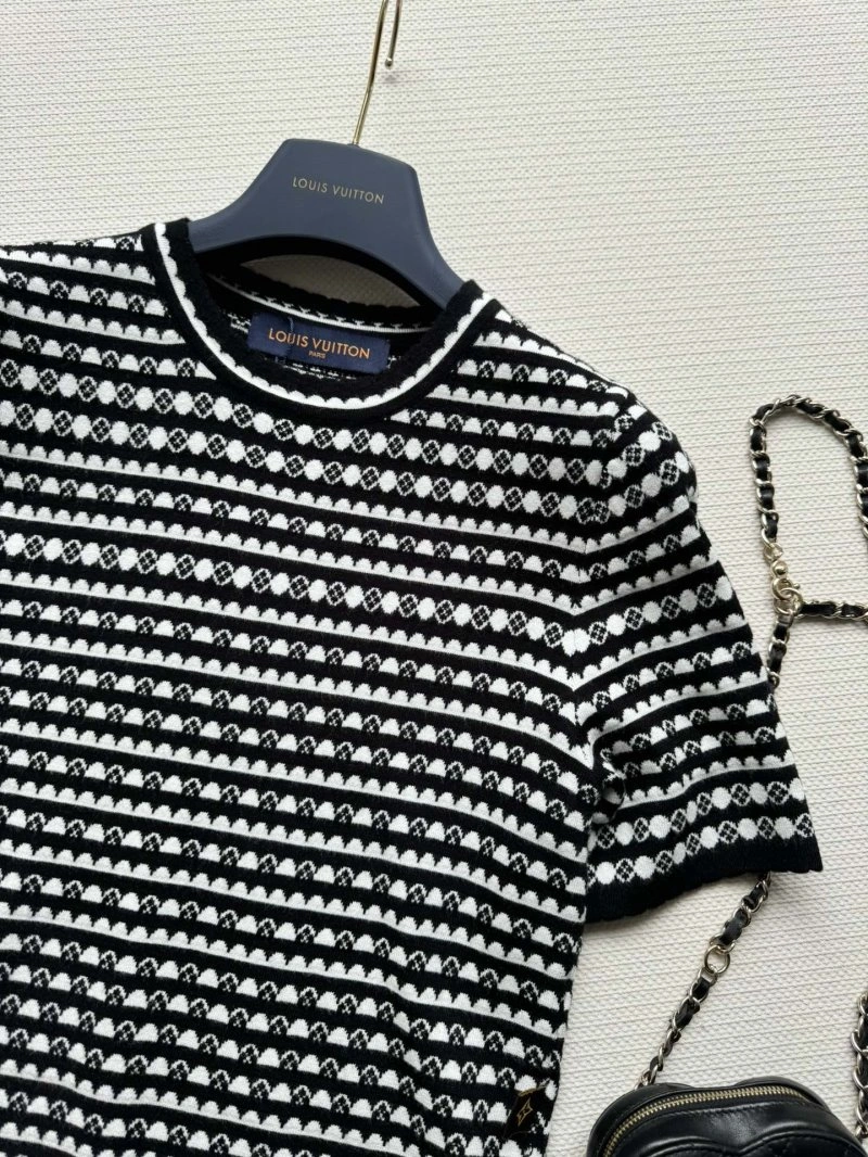 Louis Vuitton T-Shirts FashionForward 130484