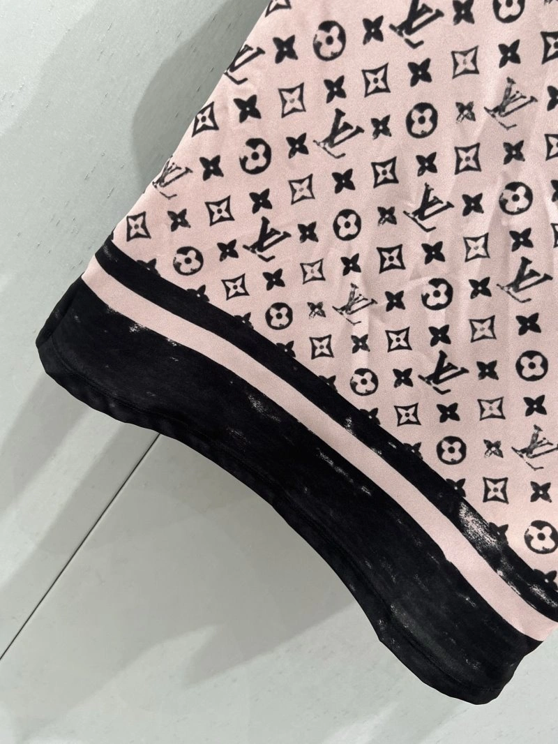 Louis Vuitton T-Shirts TimelessDesign 130469
