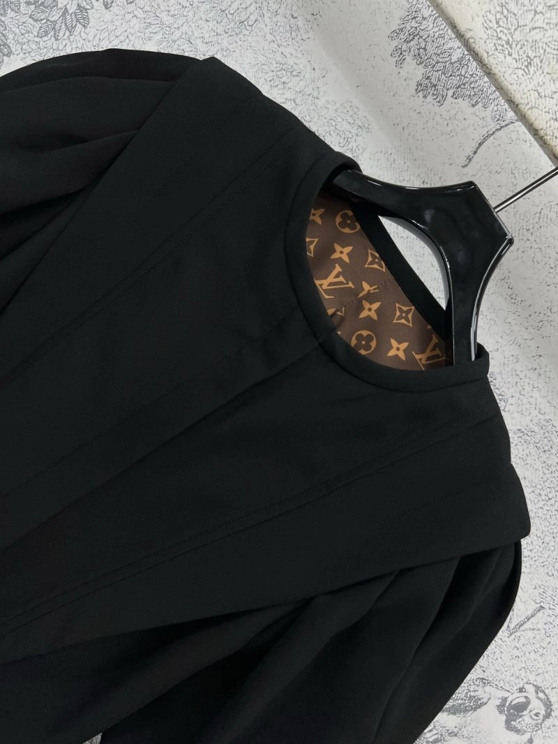 AllSeason Louis Vuitton T-Shirts 130477