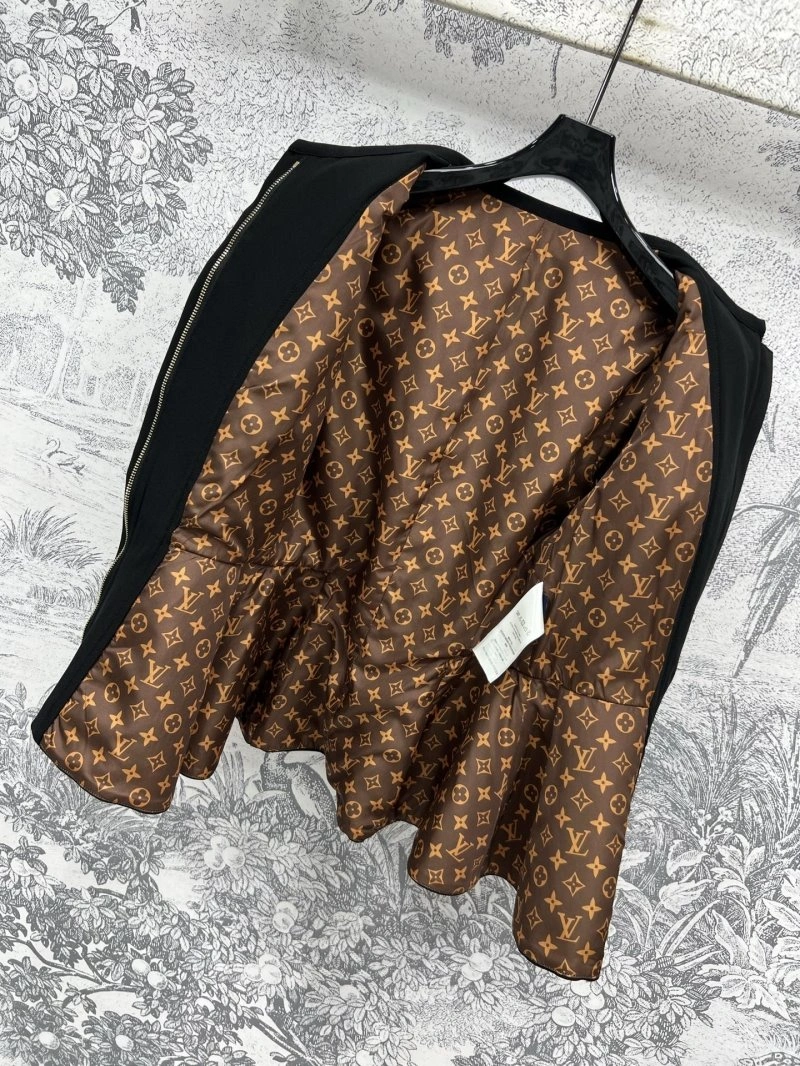 AllSeason Louis Vuitton T-Shirts 130477