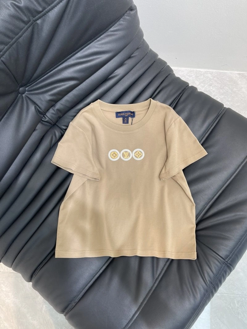Functional Louis Vuitton T-Shirts 130475