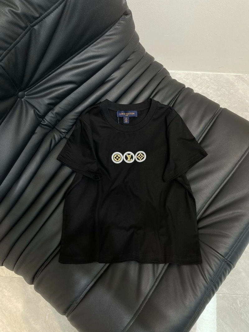 Functional Louis Vuitton T-Shirts 130475