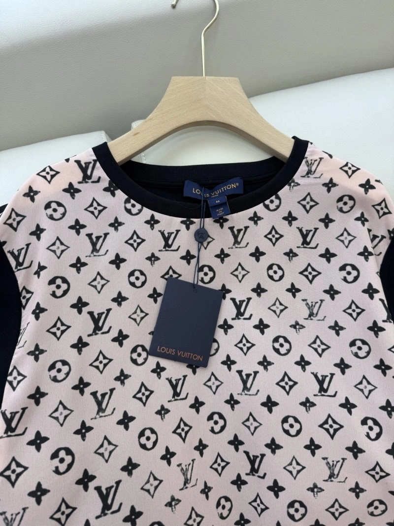 Breathable Louis Vuitton T-Shirts 130471