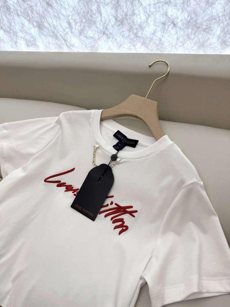 Tailored Louis Vuitton T-Shirts 130456