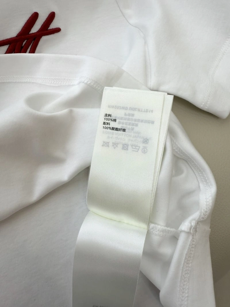 Tailored Louis Vuitton T-Shirts 130456