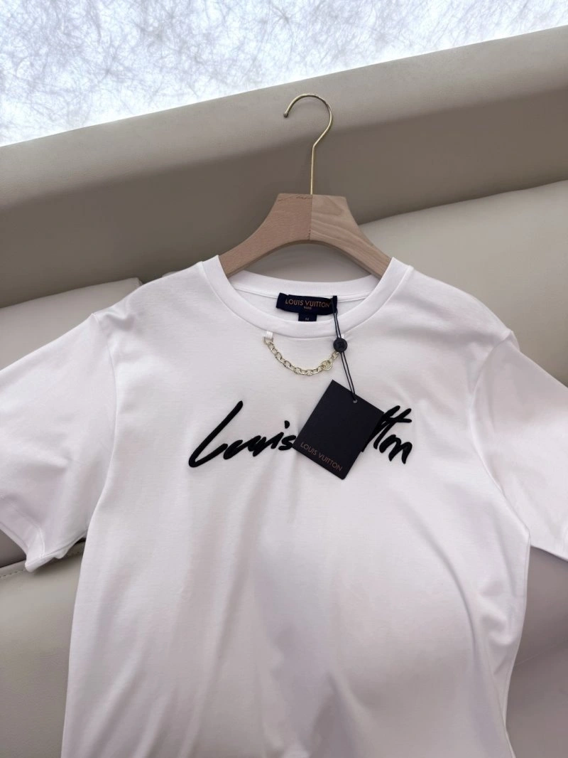 Flexible Louis Vuitton T-Shirts 130454