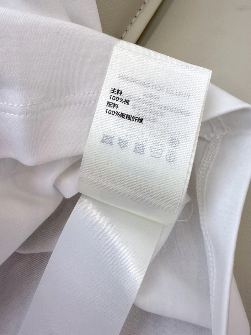 Flexible Louis Vuitton T-Shirts 130454