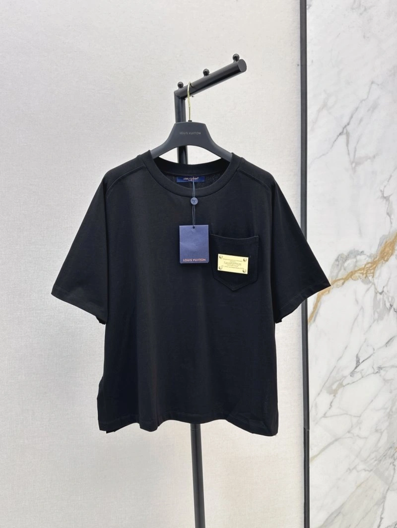 Snug Louis Vuitton T-Shirts 130476