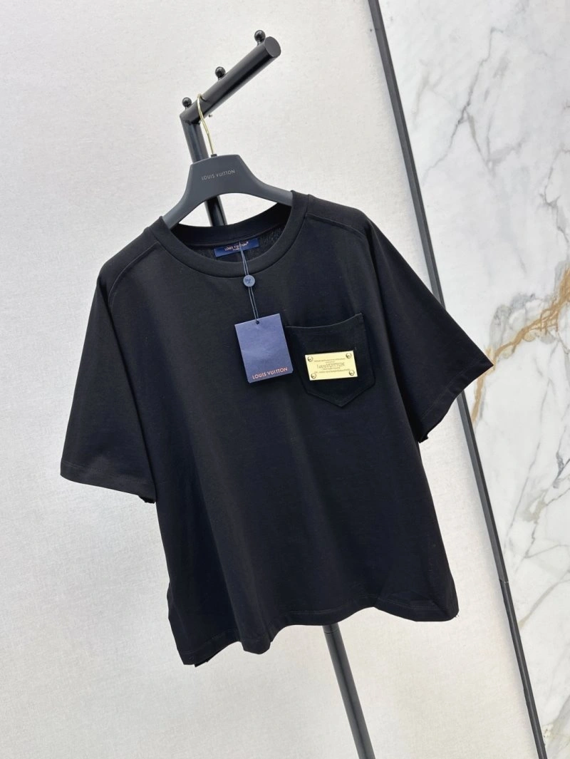 Snug Louis Vuitton T-Shirts 130476