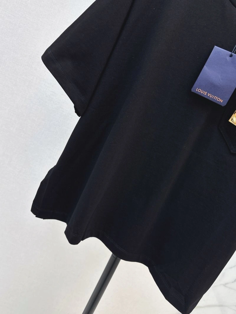 Snug Louis Vuitton T-Shirts 130476