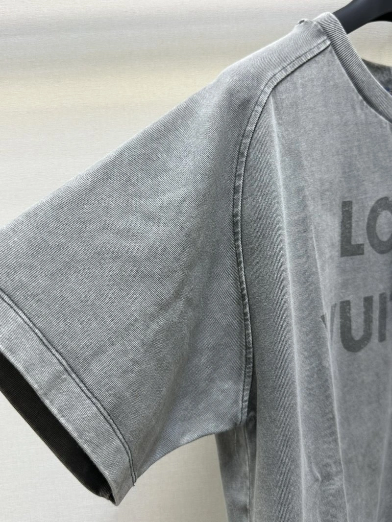 Lightweight Louis Vuitton T-Shirts 130450