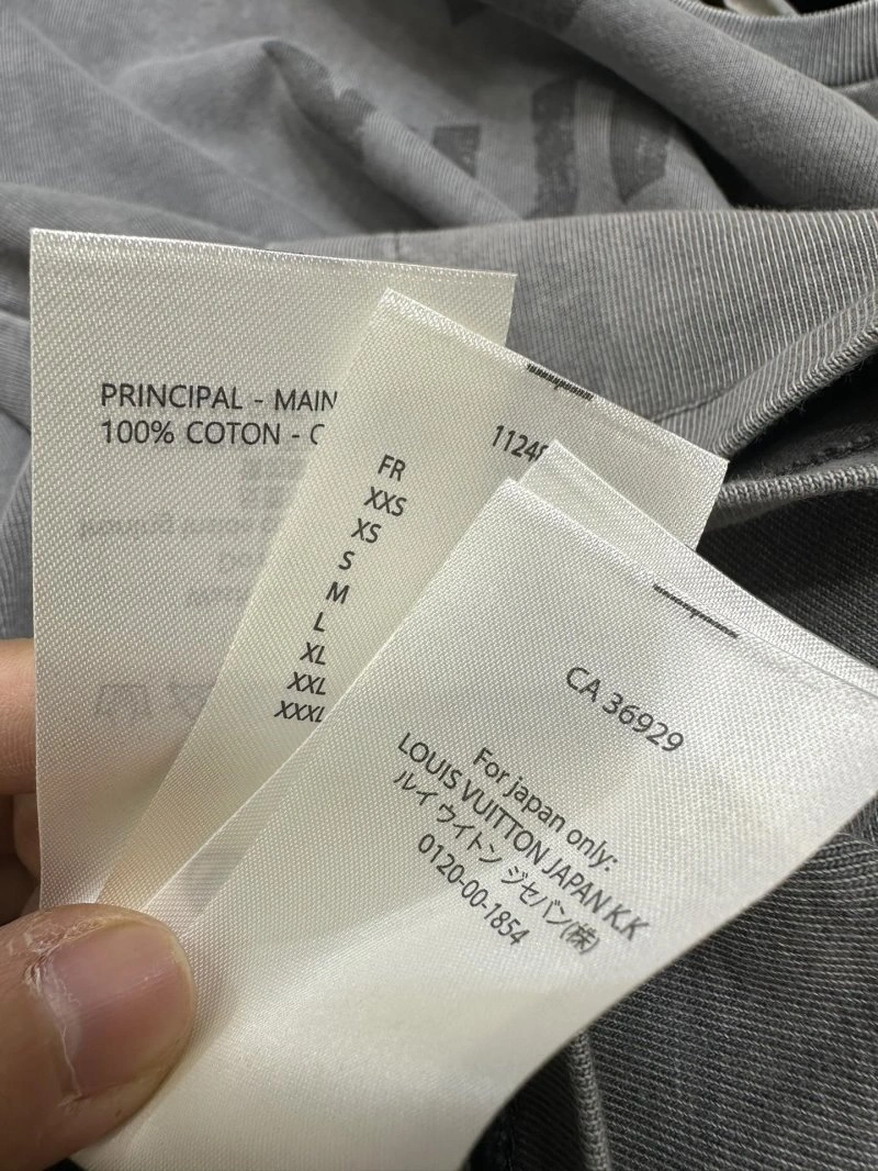 Lightweight Louis Vuitton T-Shirts 130450