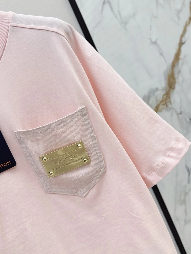 Elegant Louis Vuitton T-Shirts 130434