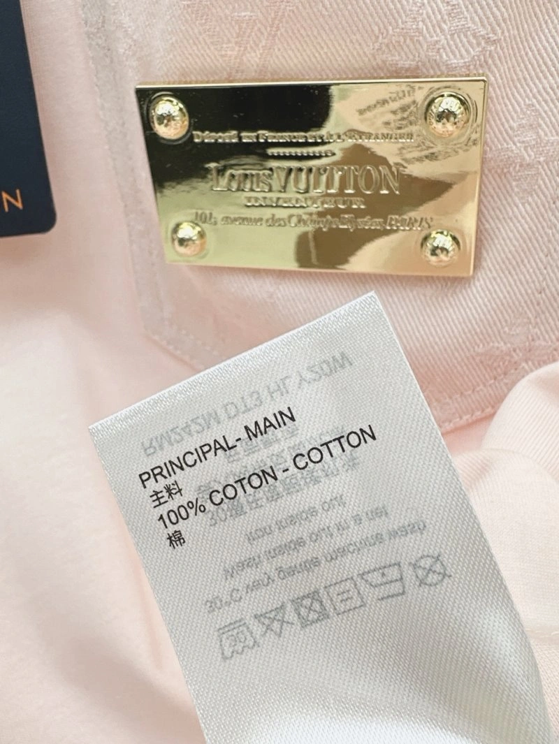 Elegant Louis Vuitton T-Shirts 130434