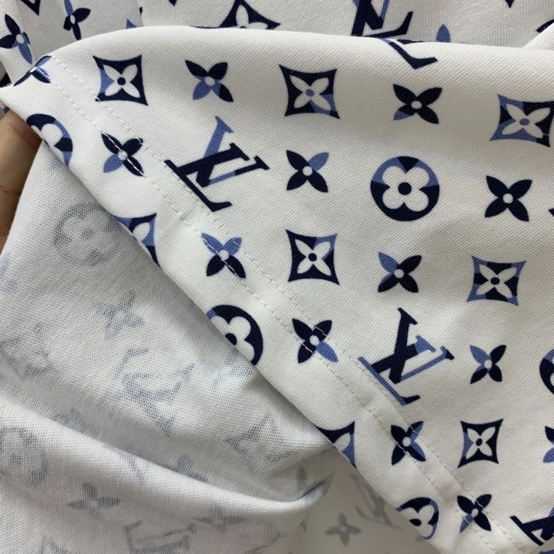Packable Louis Vuitton T-Shirts 130433