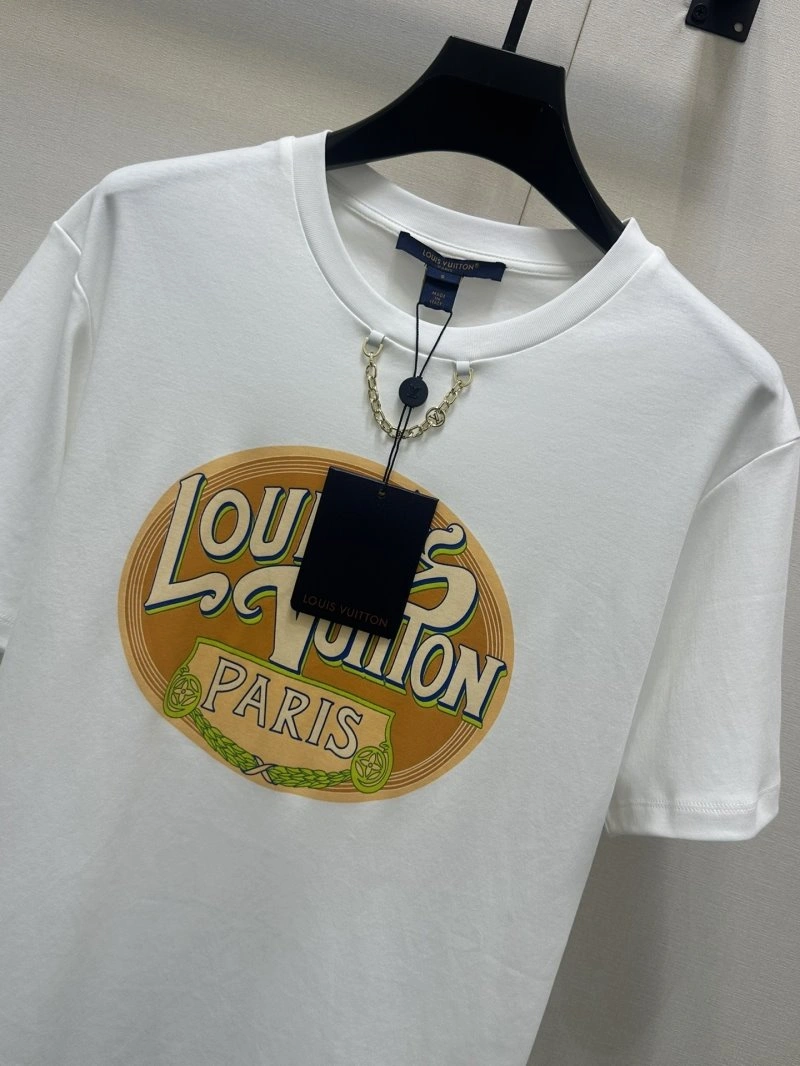 Stylish Louis Vuitton T-Shirts 130435