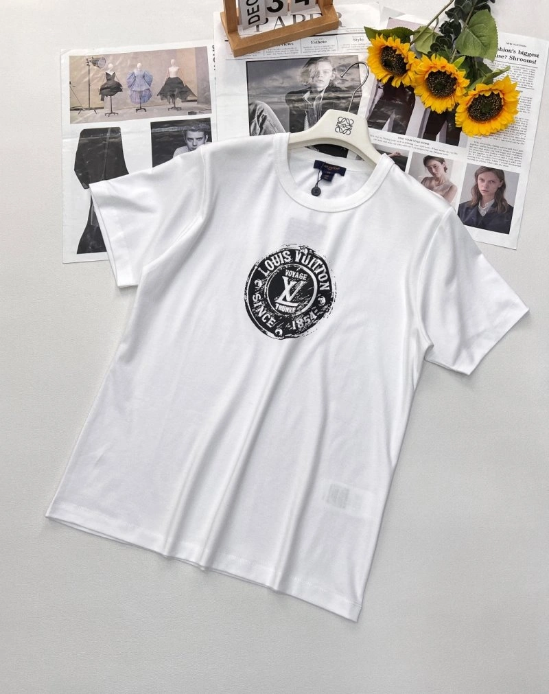 Louis Vuitton T-Shirts Sleek 130408