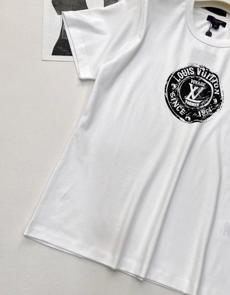Louis Vuitton T-Shirts Sleek 130408