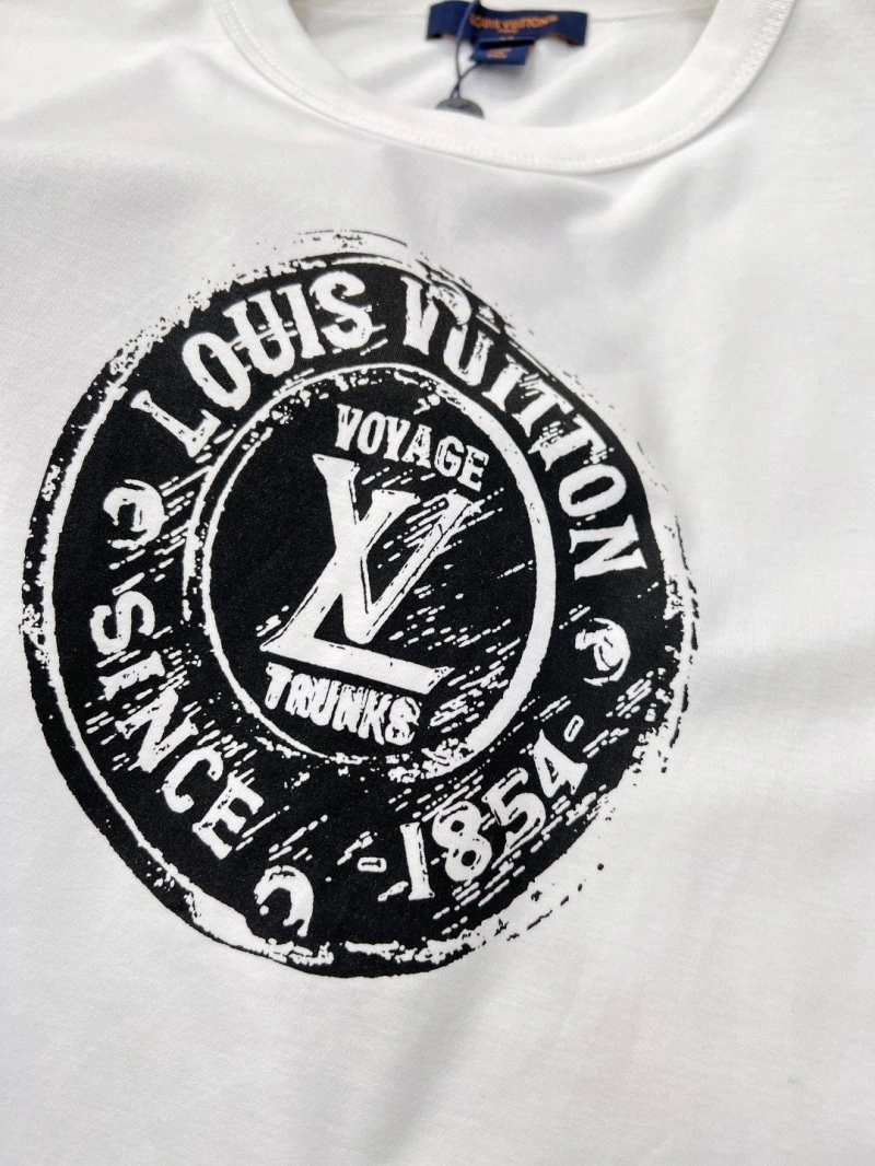 Louis Vuitton T-Shirts Sleek 130408
